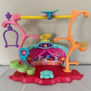 Y2K Retired Littlest Pet Shop LPS Tricks and Talents Show Playset